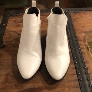 Melrose & Market- white ankle booties